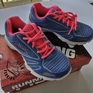 Girl's Size 4 Fila Running Shoes